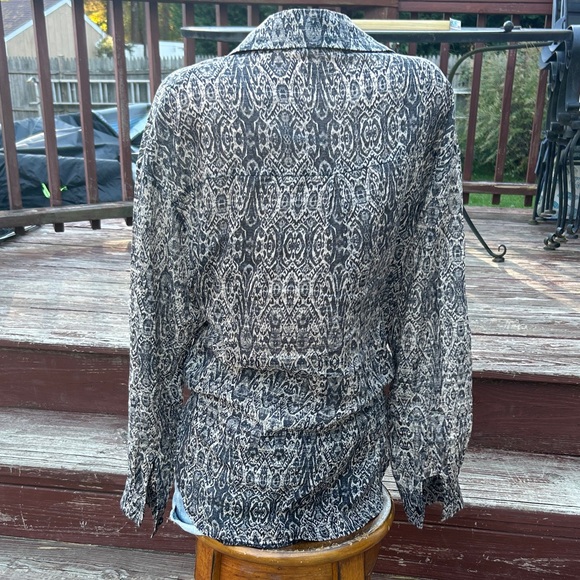 Lola & Sophie Elegant Women's Button Down Shirt- Tie Front- Semi Sheer- Small - Picture 6 of 6